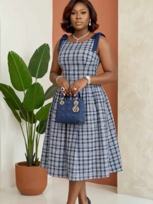 Produit Femme 1 Robe Midi a Carreaux Bleu Marine