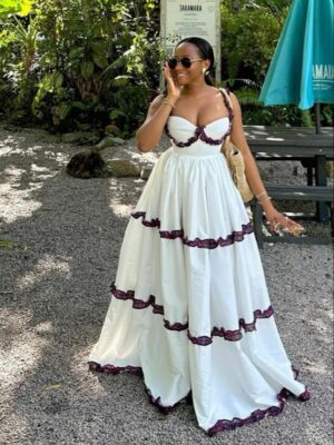 Produit Femme 2 Robe Longue Blanche a Volants Bordeaux