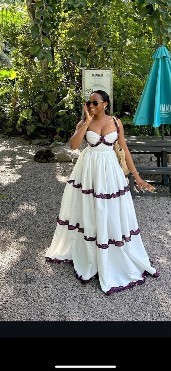 Produit Femme 2 Robe Longue Blanche a Volants Bordeaux