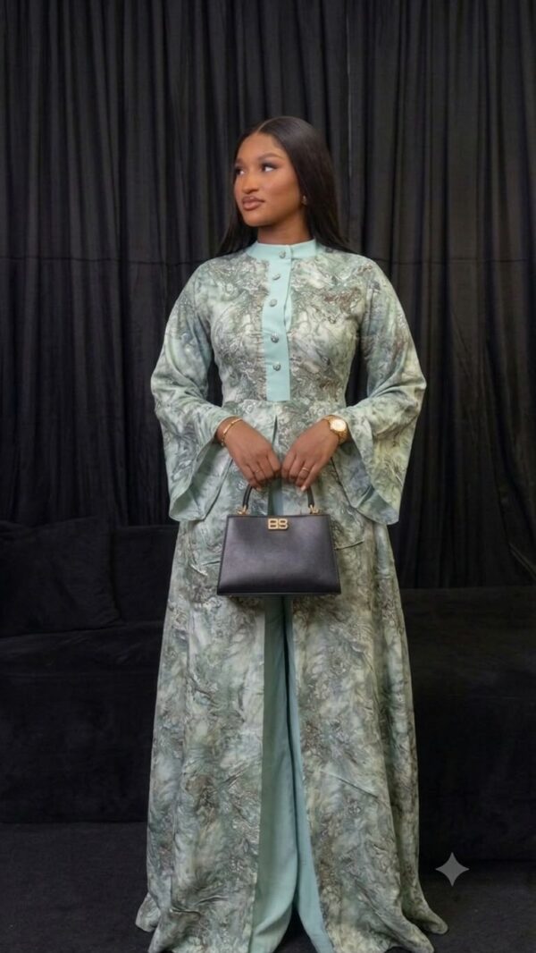 Abaya imprimée vert sauge manches larges