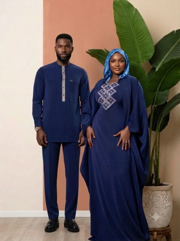 Ensemble-Couple-Bleu-Marine-Brode Ensemble Couple Brodé